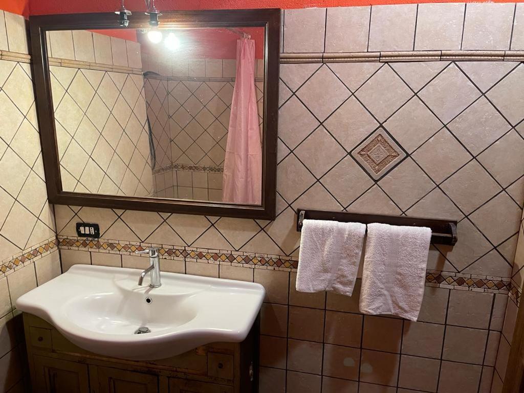 Апартаменты Cortile Nel Borgo Чивителла-Д'Альяно Экстерьер фото